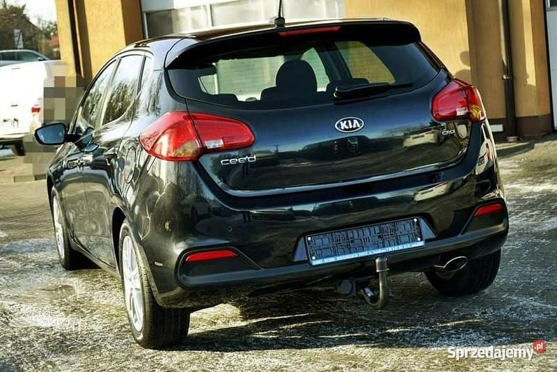Używany Kia Ceed 110 KM (80 kW) 2014 Czarny Hatchback