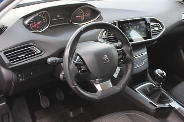 Używany Peugeot 308 SW Active 130 KM (95 kW) 2021 Niebieski Kombi