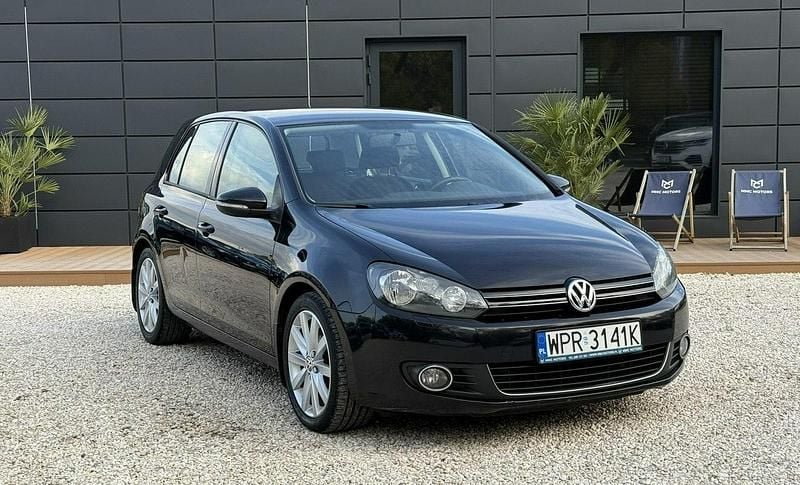 Czarny (metalik) Używany 2010 VW Golf VI Hatchback | 21 800 zł (Uczciwa cena) - Obraz 1/3