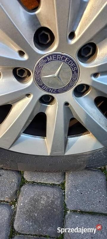 Używany Mercedes B180 2013 Czarny Minivan