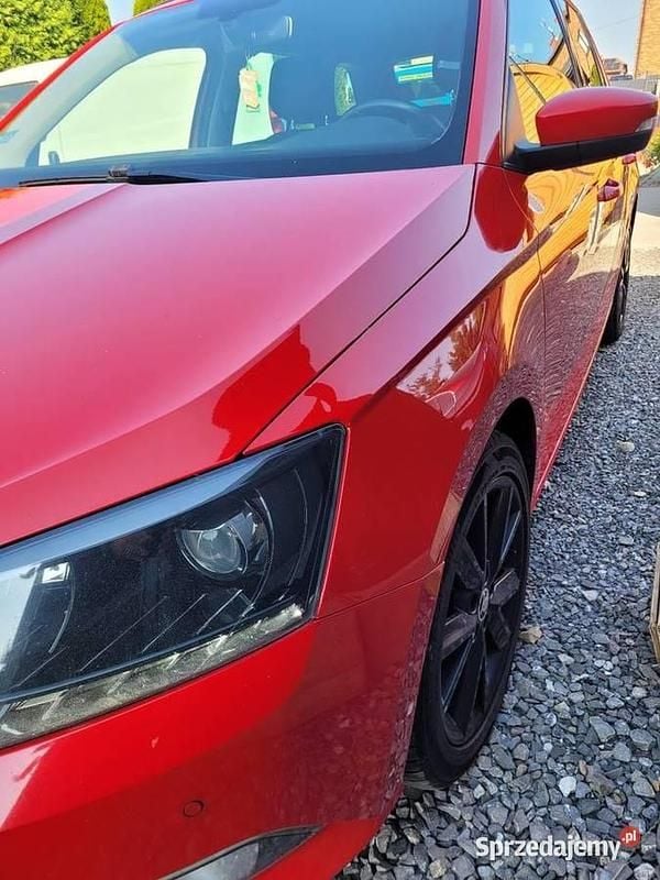 Czerwony Używany 2015 Skoda Fabia Sedan/Limuzyna | 15 500 zł - Obraz 1/4