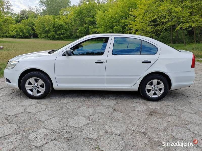 Używany Skoda Octavia 122 KM (89 kW) 2011 Biały Hatchback