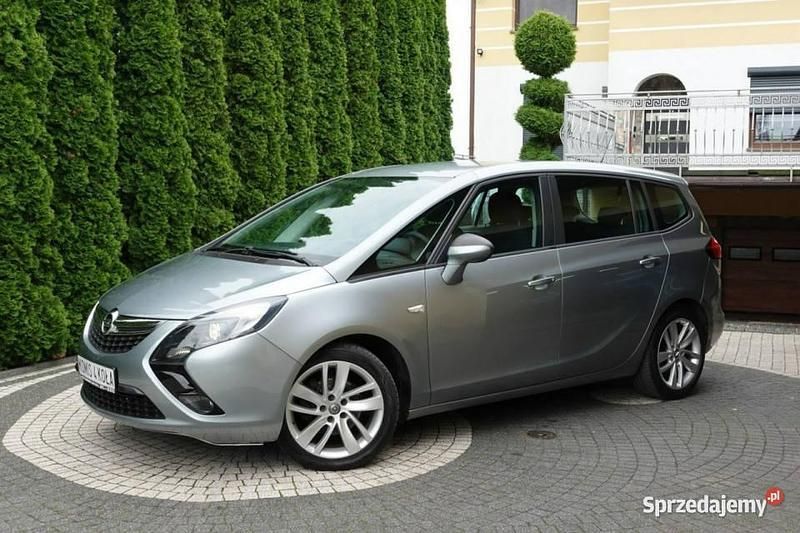 Szary (metalik) Używany 2012 Opel Zafira Minivan | 25 900 zł (Uczciwa cena) - Obraz 1/4