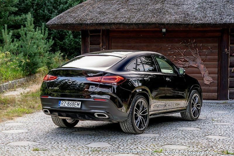 Używany Mercedes GLE400 330 KM (242 kW) 2023 Czarny Coupe