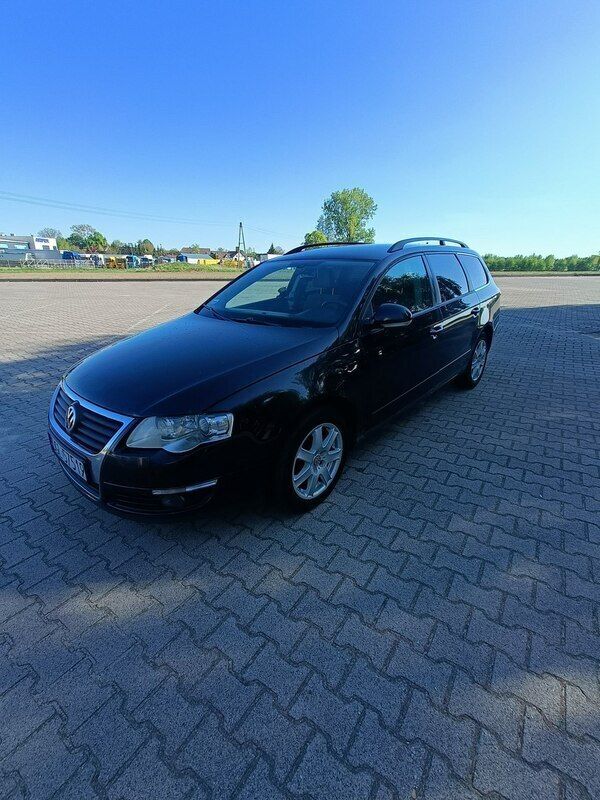 Czarny Używany 2006 VW Passat Kombi | 9900 zł (Uczciwa cena) - Obraz 1/4