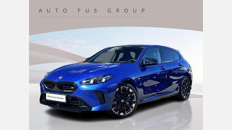 Niebieski portimao m metalizowany Używany 2024 BMW M135 Shadowline Hatchback | 221 500 zł - Obraz 1/3
