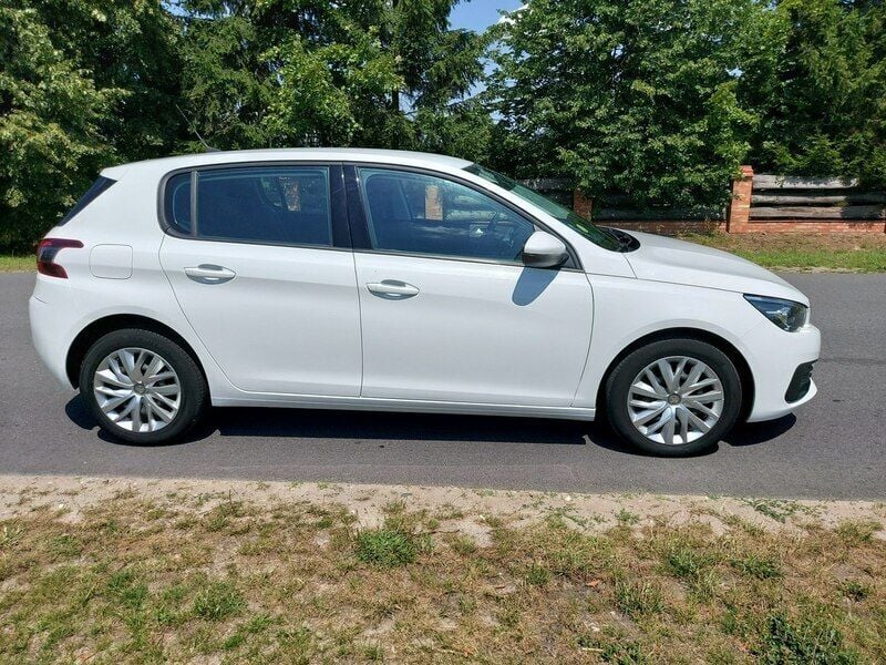 Używany Peugeot 308 130 KM (95 kW) 2019 Biały Sedan/Limuzyna