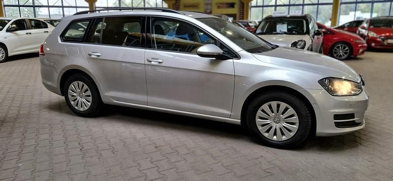 Srebrny (metalik) Używany 2016 VW Golf VII Kombi | 36 900 zł (Uczciwa cena) - Obraz 1/4
