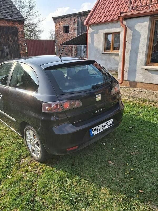 Czarny Używany 2007 Seat Ibiza Hatchback | 4000 zł (Uczciwa cena) - Obraz 1/4