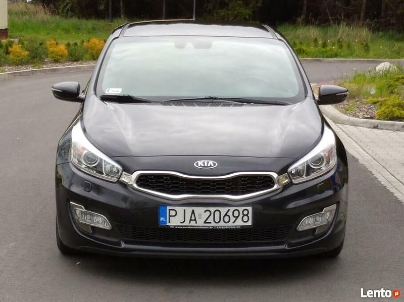 Używany Kia ProCeed 90 KM (66 kW) 2013 Czarny Hatchback