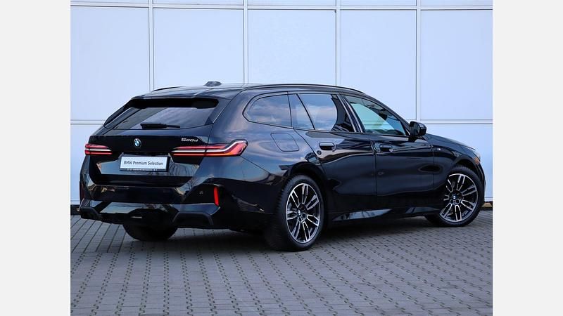Używany BMW 520 Comfort Edition 197 KM (144 kW) 2025 Czarny carbon m metalizowany Kombi