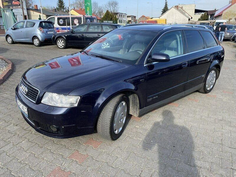Używany Audi A4 163 KM (119 kW) 2003 Granatowy Sedan/Limuzyna