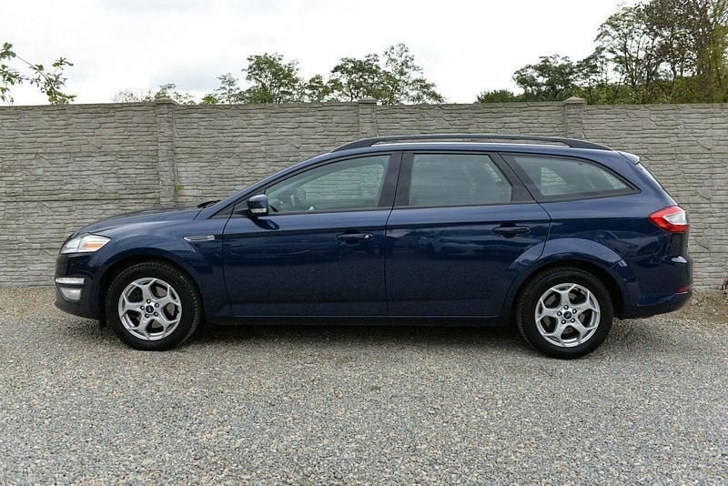 Używany Ford Mondeo 145 KM (106 kW) 2011 Niebieski Kombi