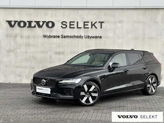 Czarny Używany 2025 Volvo V60 Kombi | 204 900 zł - Obraz 1/3