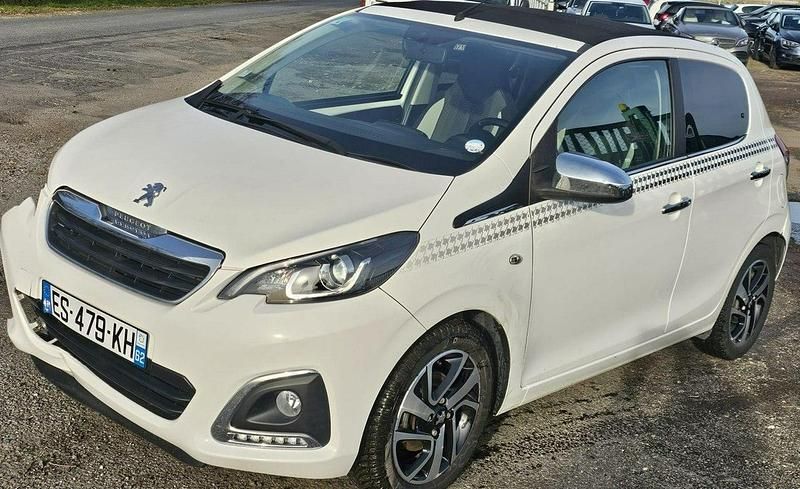 Biały Używany 2017 Peugeot 108 Roland Garros Hatchback | 18 999 zł - Obraz 1/4