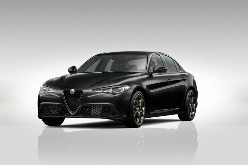 Lakier pastelowy czerwony alfa red Nowe 2025 Alfa Romeo Giulia Sedan/Limuzyna | 225 420 zł (Dobra cena) - Obraz 1/4