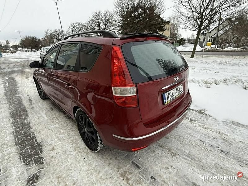 Używany Hyundai i30 109 KM (80 kW) 2010 Bordowy Kombi