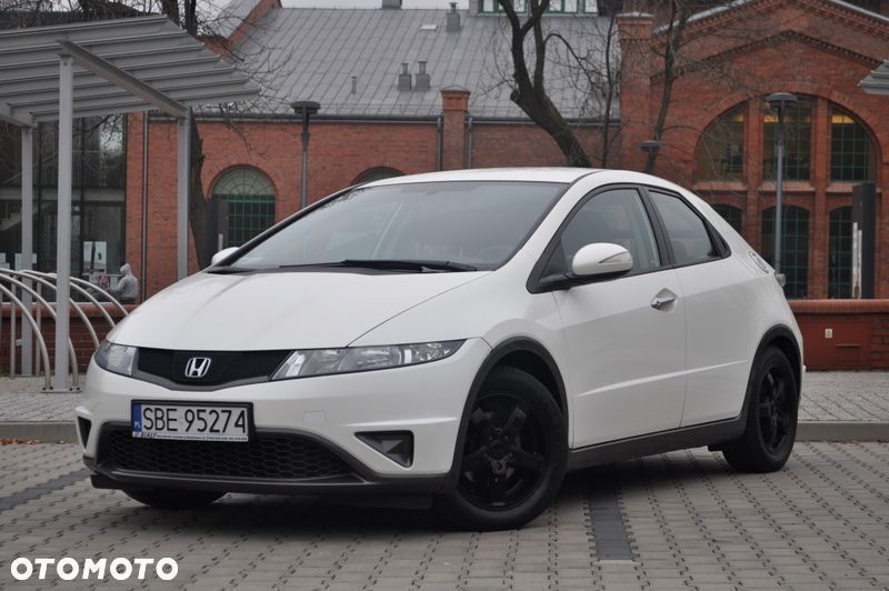 Sprzedany Honda Civic VIII, używany 2011, km 101 930 w Czeladź