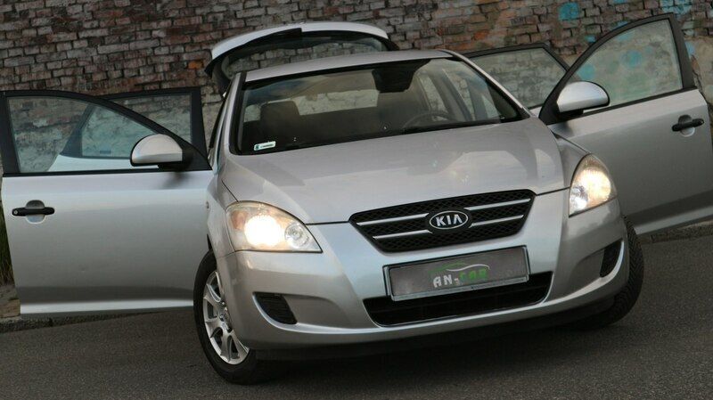 Srebrny Używany 2007 Kia Ceed 2 Hatchback | 13 700 zł (Dobra cena) - Obraz 1/4