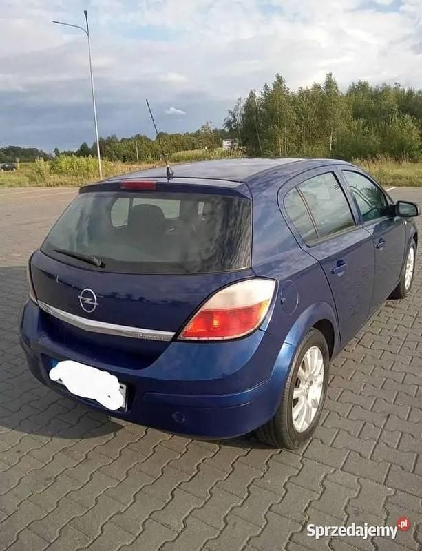 Granatowy Używany 2004 Opel Astra Hatchback | 5500 zł (Uczciwa cena) - Obraz 1/2