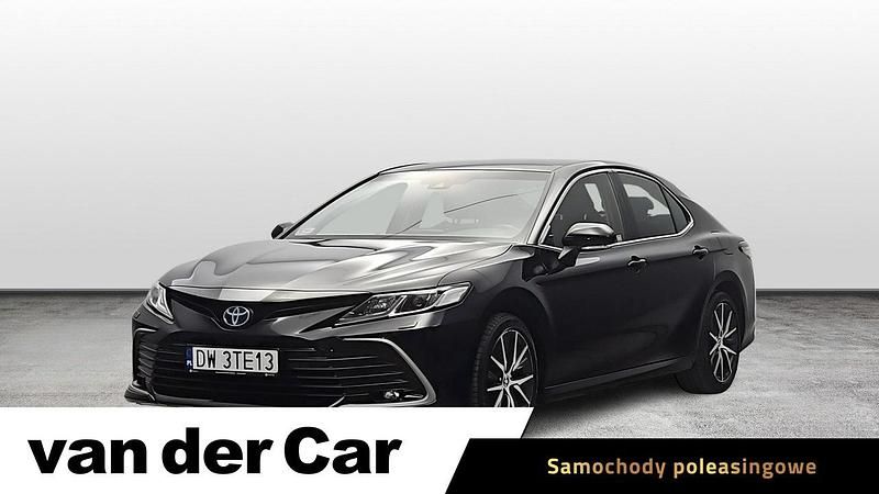 Czarny Używany 2022 Toyota Camry Comfort Sedan/Limuzyna | 99 900 zł - Obraz 1/4