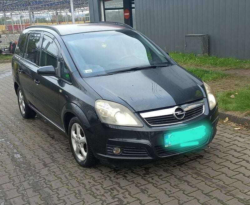 Używany Opel Zafira 2006 Czarny Minivan