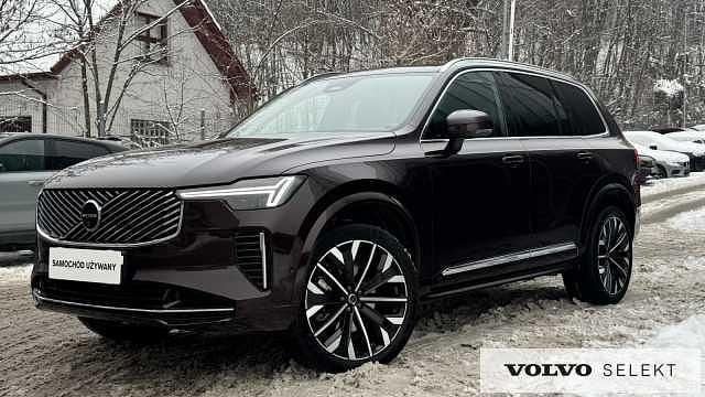 Używany Volvo XC90 250 KM (183 kW) 2025 Czerwony SUV