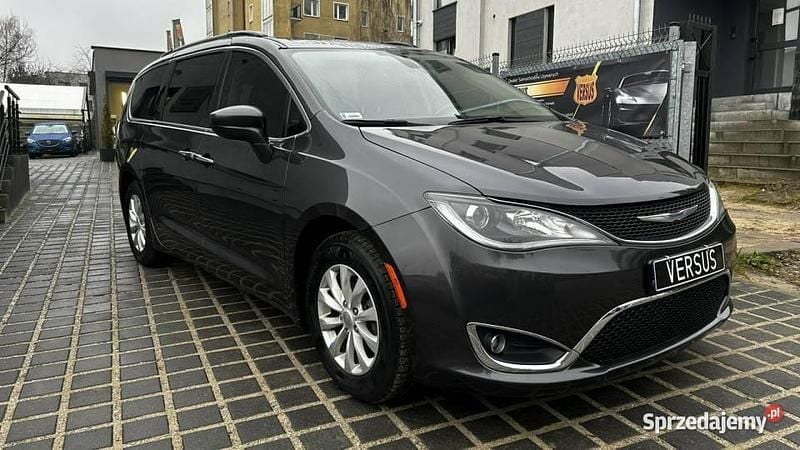Używany Chrysler Pacifica 2019 Szary SUV