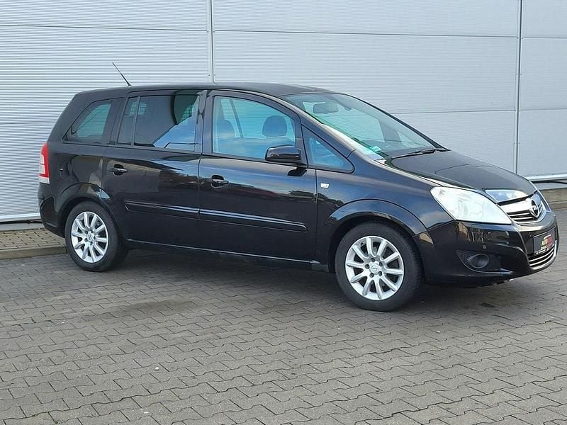 Używany Opel Zafira 140 KM (102 kW) 2009 Czarny Minivan