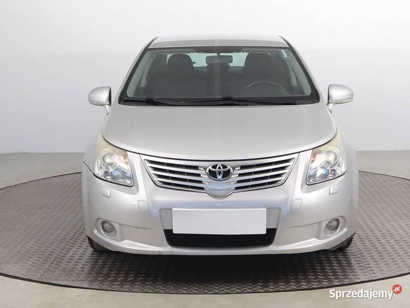 Srebrny Używany 2010 Toyota Avensis Sedan/Limuzyna | 24 999 zł (Uczciwa cena) - Obraz 1/4