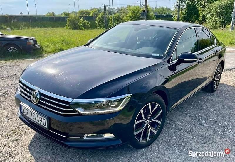 Czarny Używany 2016 VW Passat Hatchback | 66 500 zł (Uczciwa cena) - Obraz 1/4