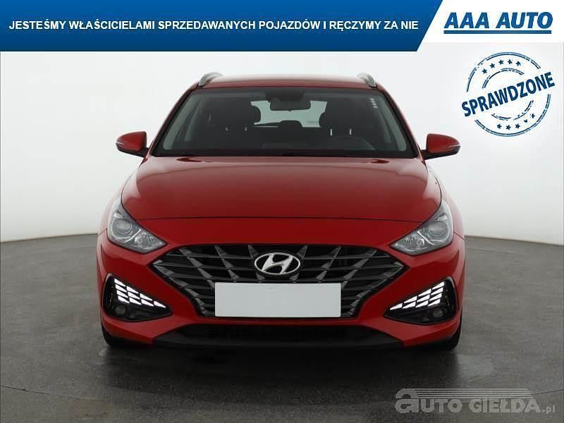 Używany Hyundai i30 2021 Czerwony