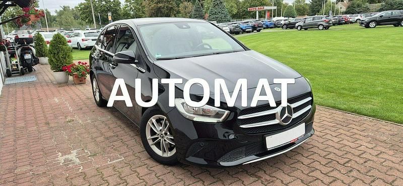 Czarny Używany 2020 Mercedes B180 Minivan | 85 800 zł - Obraz 1/4