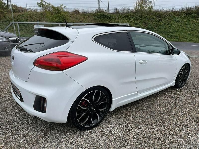 Używany Kia ProCeed 204 KM (150 kW) 2013 Biały Hatchback