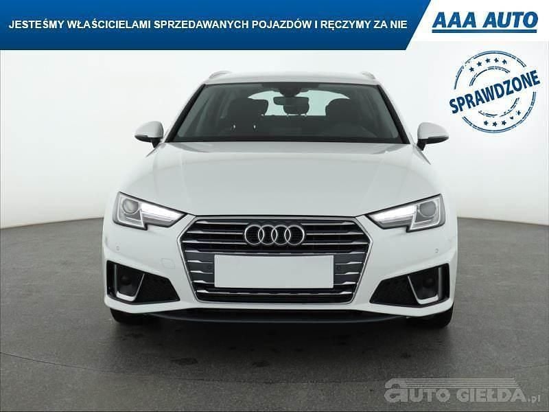 Używany Audi A4 2019 Biały