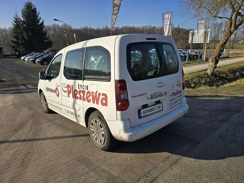Używany Peugeot Partner 92 KM (67 kW) 2015 Biały Minivan
