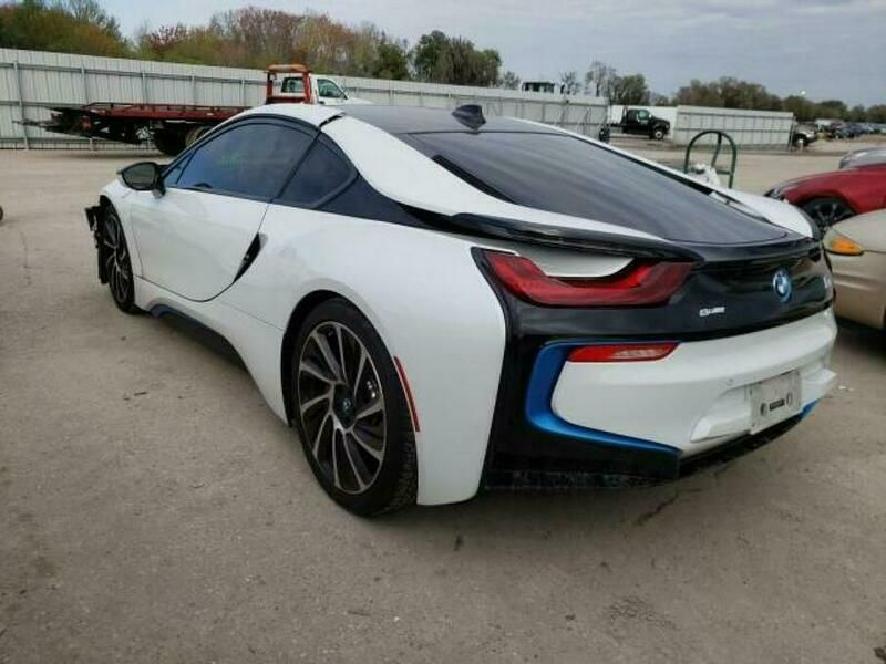 Używany BMW i8 2015 Biały Coupe