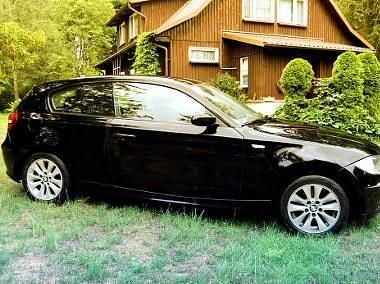 Czarny Używany 2009 BMW 116 Hatchback | 17 500 zł (Uczciwa cena) - Obraz 1/4