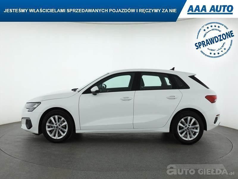 Używany Audi A3 110 KM (80 kW) 2023 Biały Sedan/Limuzyna