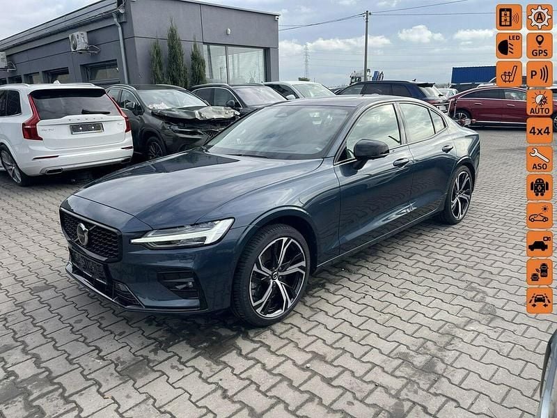 Niebieski ciemny (metalik) Używany 2023 Volvo S60 Sedan/Limuzyna | 89 900 zł - Obraz 1/4