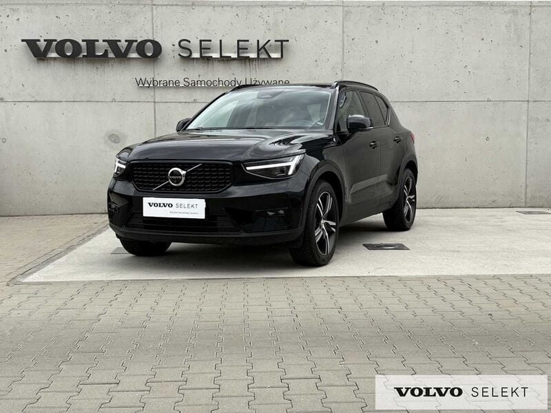 Czarny Używany 2025 Volvo XC40 SUV | 199 900 zł (Drogi) - Obraz 1/3