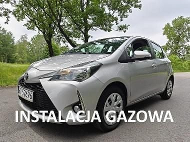 Srebrny Używany 2017 Toyota Yaris Hatchback | 29 900 zł - Obraz 1/4