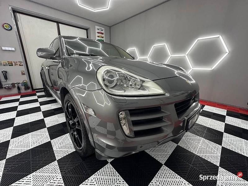 Grafitowy Używany 2007 Porsche Cayenne Turbo SUV | 43 900 zł - Obraz 1/4