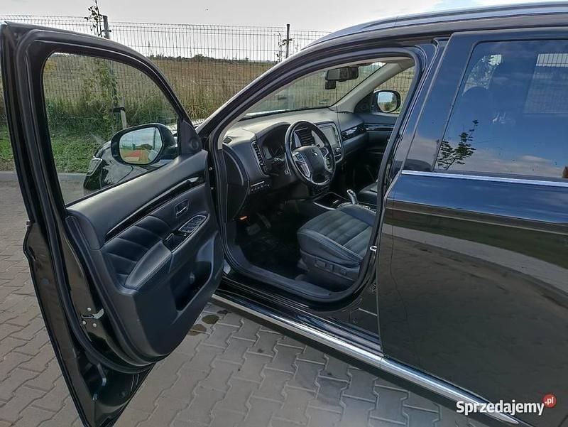 Czarny Używany 2019 Mitsubishi Outlander P-HEV SUV | 105 000 zł (Drogi) - Obraz 1/4