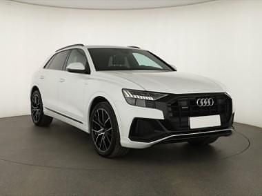 Biały Używany 2023 Audi Q8 SUV | 312 500 zł - Obraz 1/4