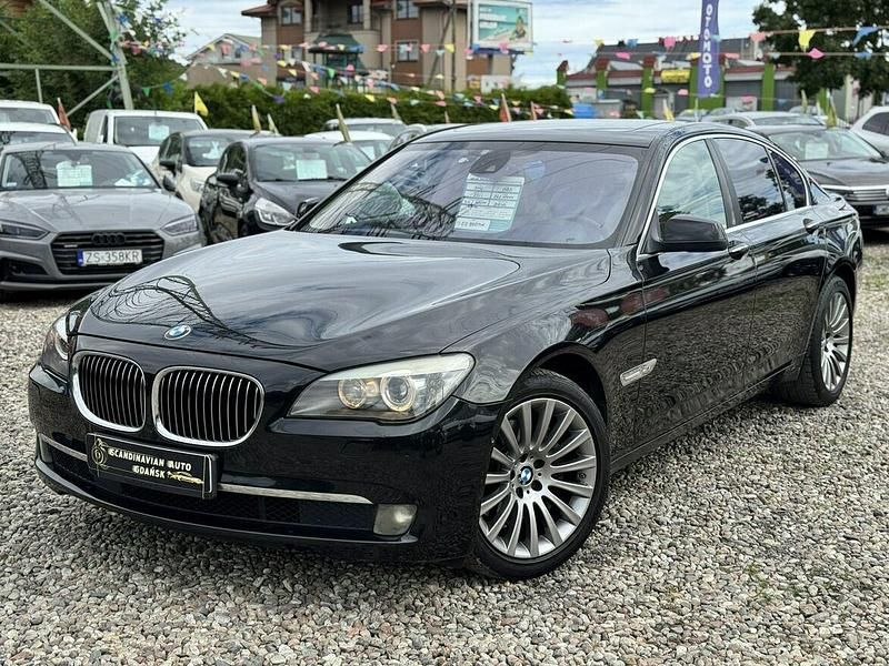 Czarny (metalik) Używany 2011 BMW 740 Sedan/Limuzyna | 57 900 zł (Uczciwa cena) - Obraz 1/4