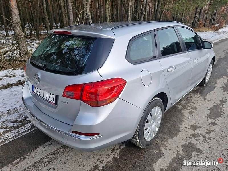 Używany Opel Astra 2014 Srebrny Kombi