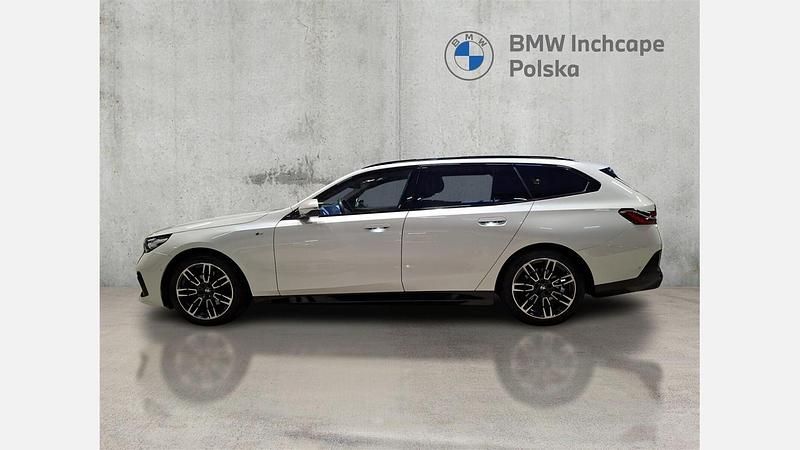 Używany BMW 520 Comfort Edition 197 KM (144 kW) 2025 Mineral white metallic metalizowany Kombi