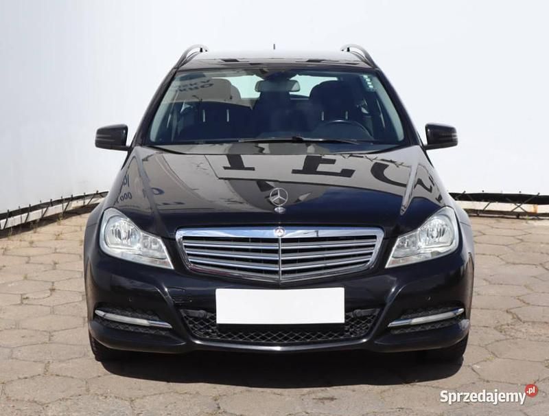 Czarny Używany 2011 Mercedes C180 Kombi | 37 999 zł (Uczciwa cena) - Obraz 1/4