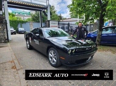 Używany 2022 Dodge Challenger SXT Coupe | 229 900 zł - Obraz 1/4